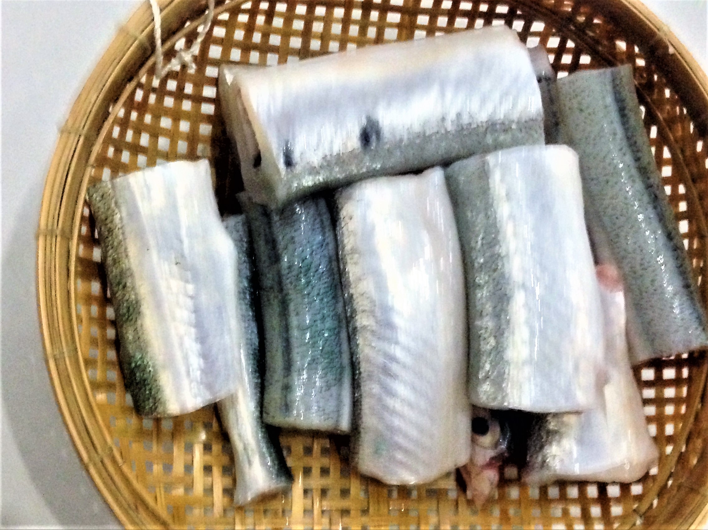 Ngon lắm ai ơi c&aacute; xương xanh kho nghệ - Ảnh 2.
