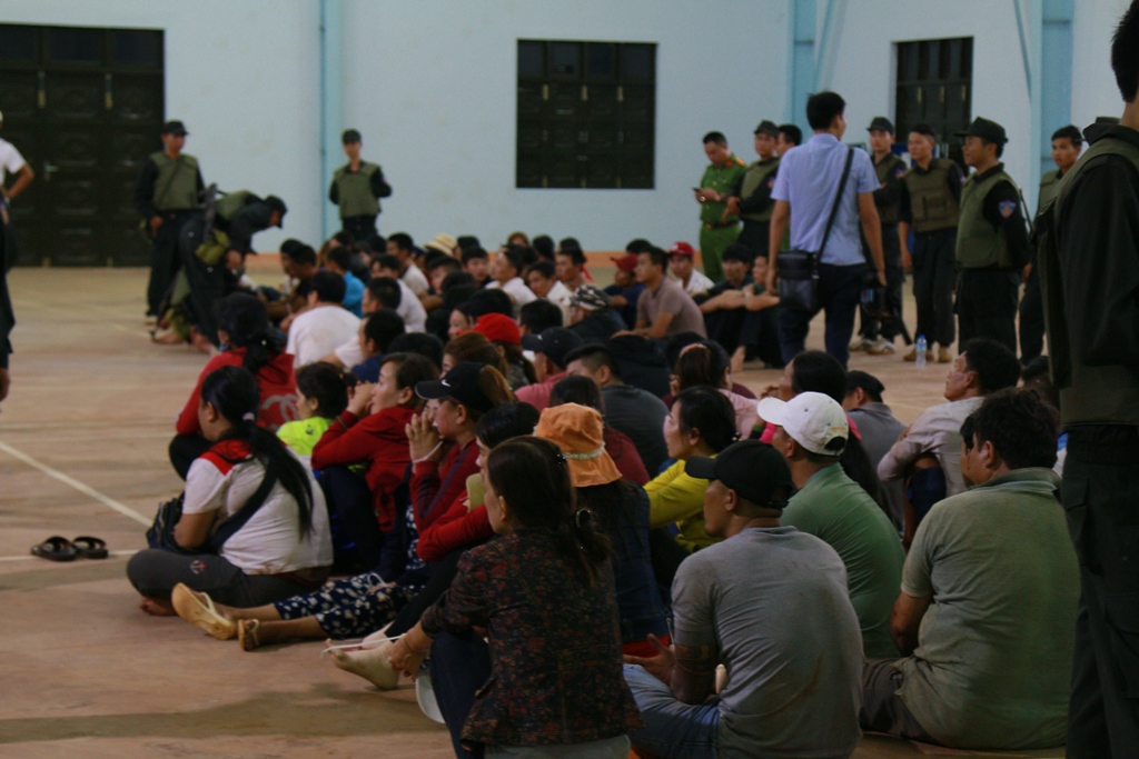 Bộ Công an bắt ổ bạc cực lớn trong nghĩa trang