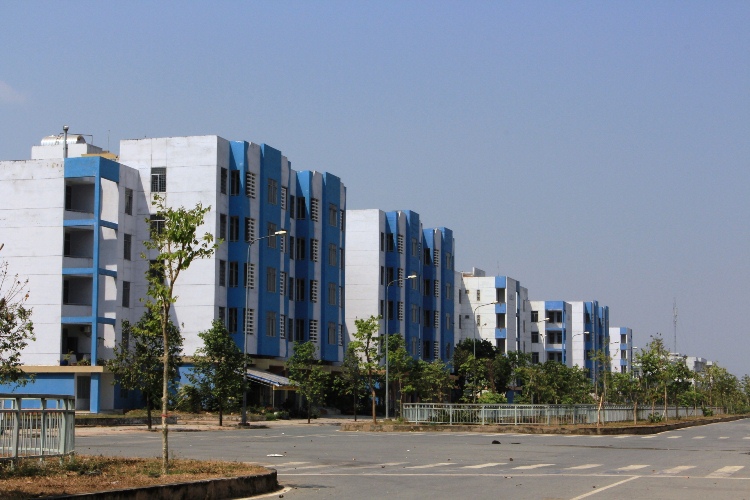 Vì sao TP HCM khủng hoảng thừa nhà ở tái định cư? - Ảnh 2.
