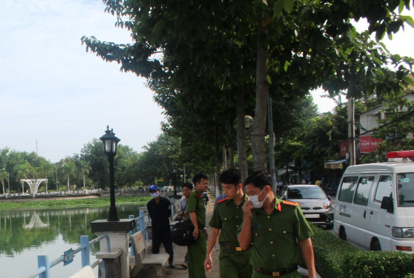 Người đàn ông chết gục ở công viên