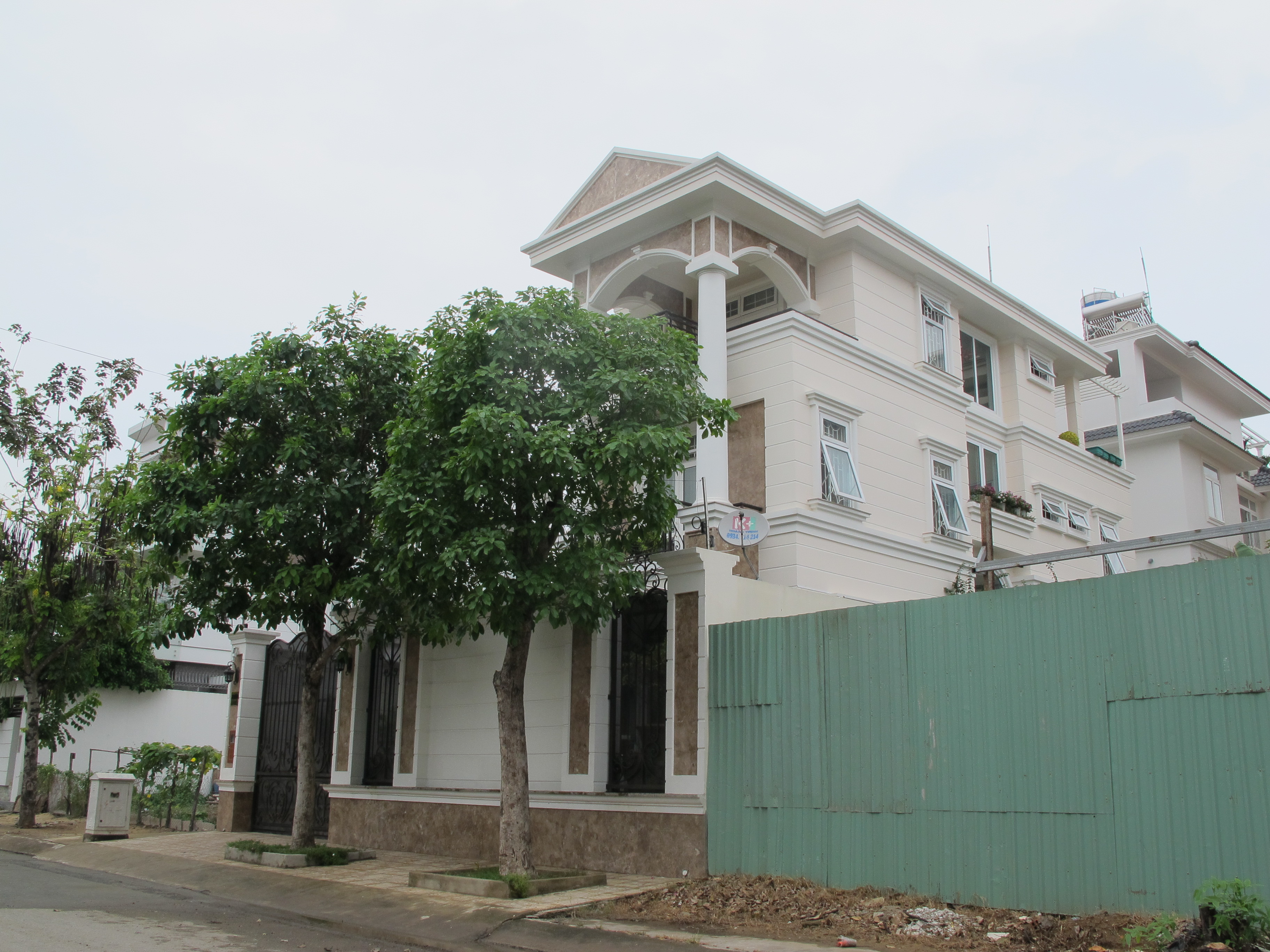 Chủ nhà chơi xuân, trộm phá két sắt "rinh" 1,7 tỉ