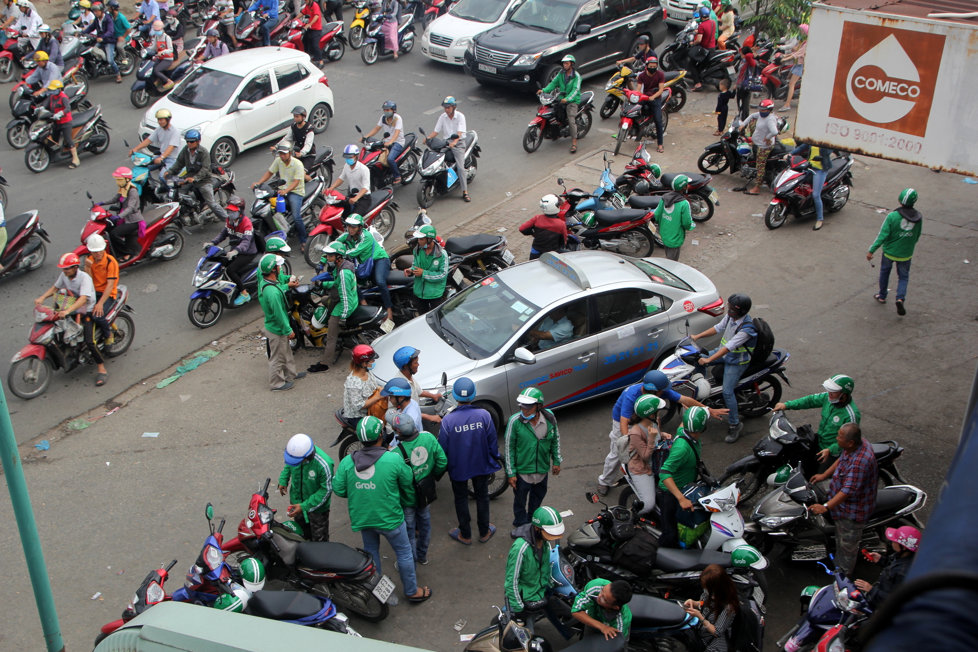 Đã có hơn 100 tài xế GrabBike bị hành hung