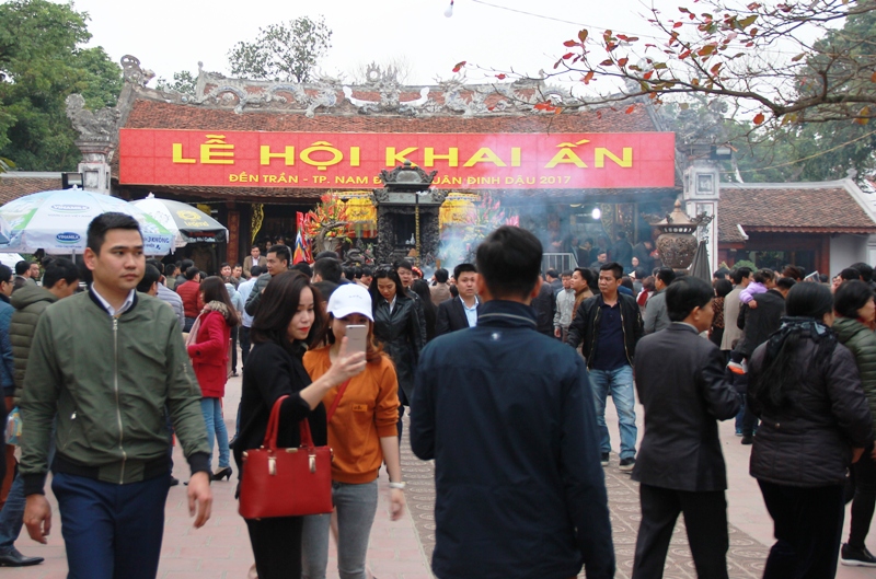 Sắp xếp hợp lý để tránh “cướp lộc” đêm Khai ấn đền Trần