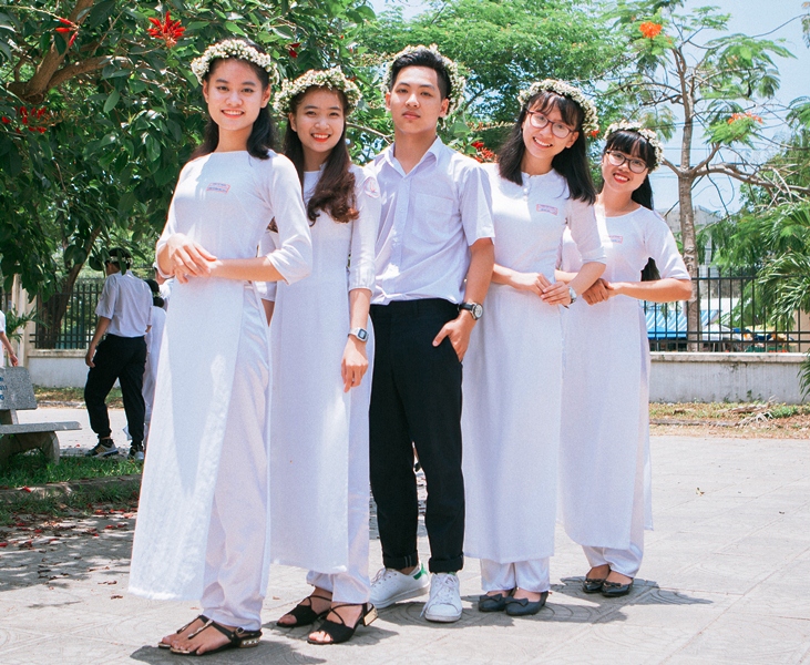 Ch&agrave;ng trai chuy&ecirc;n Anh đạt điểm 10 ngữ văn - Ảnh 2.
