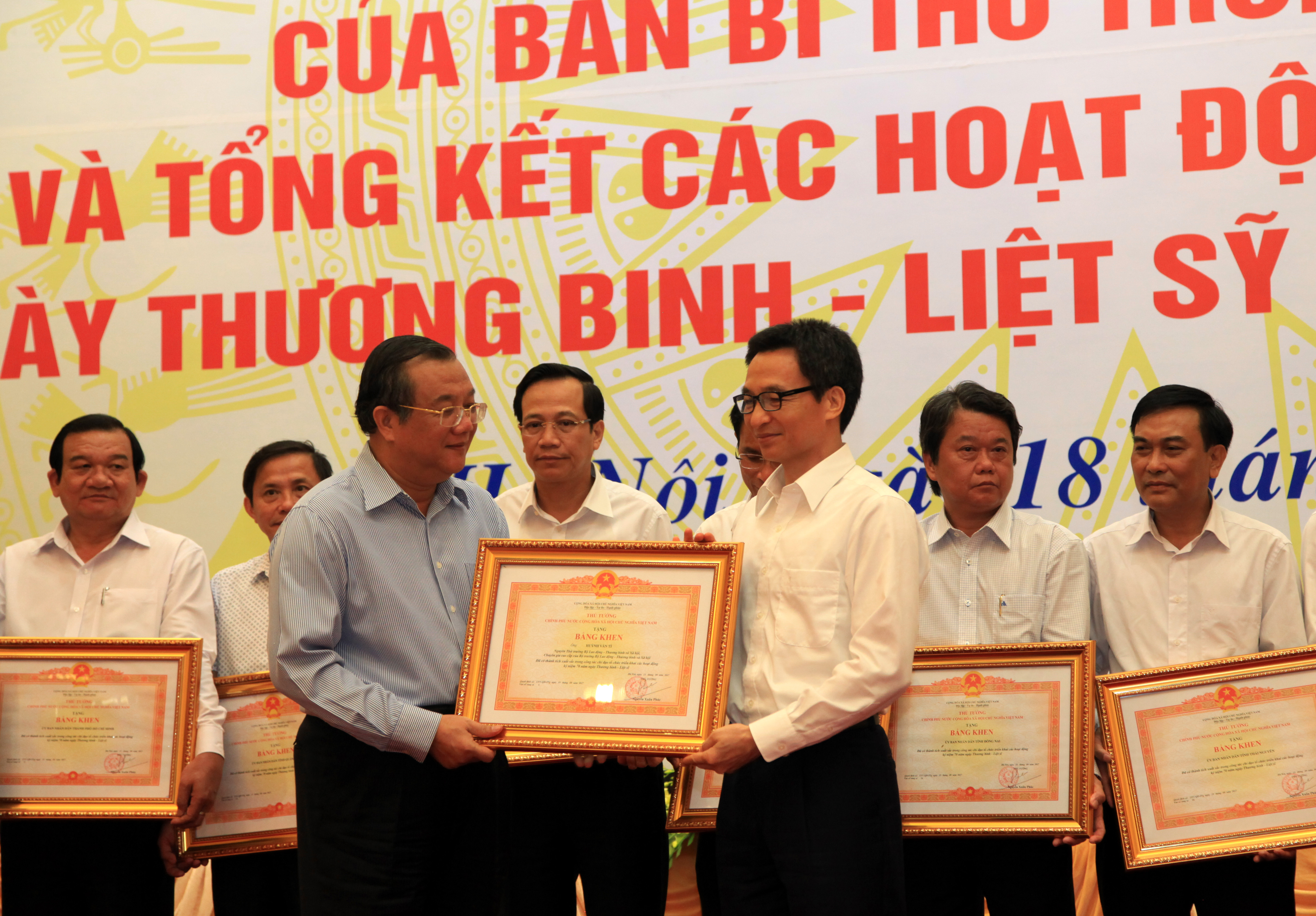 Hơn 1.392 tỉ đồng tặng quà, chăm sóc người có công