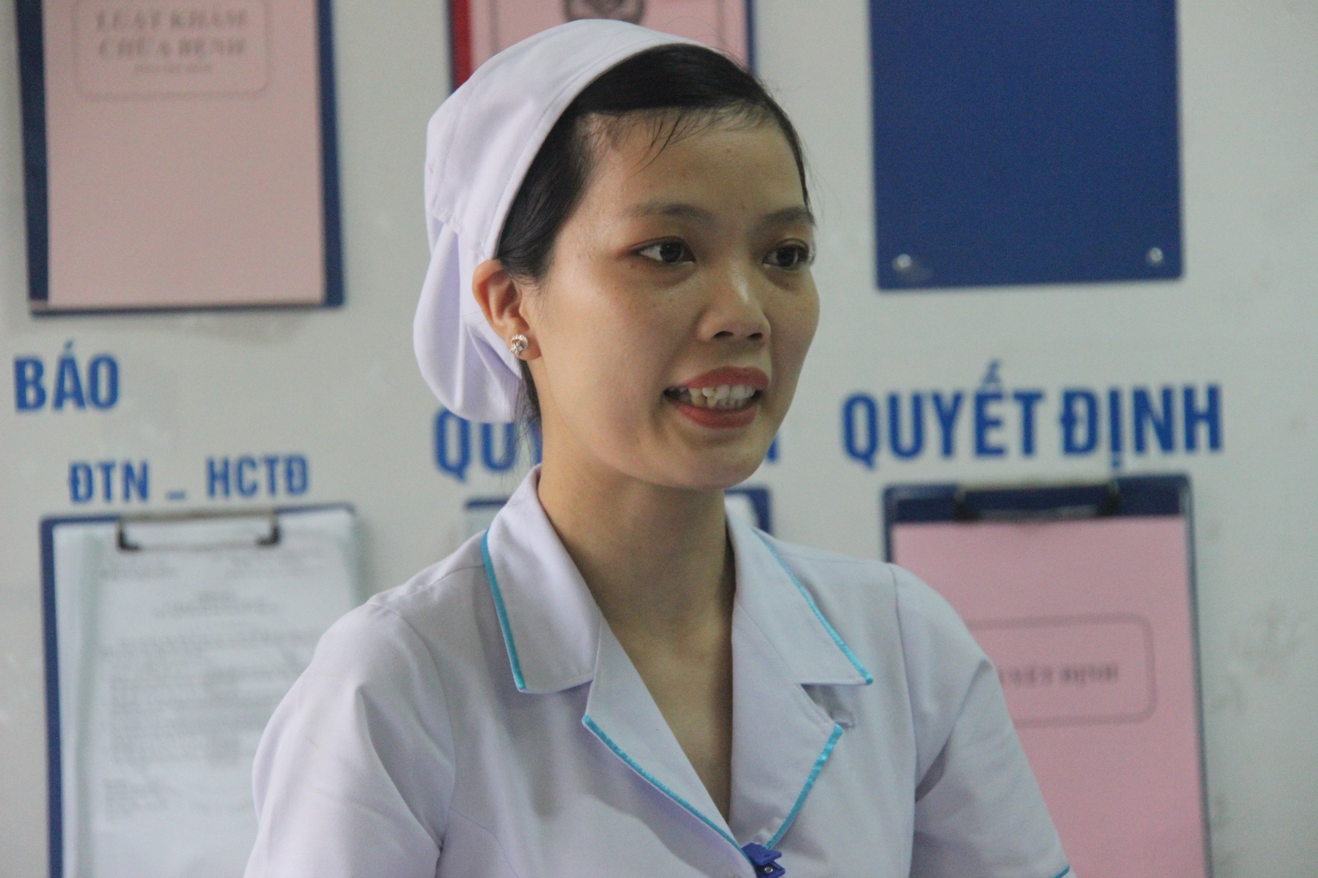 10 gi&acirc;y mổ cứu kịp b&eacute; trai bị d&acirc;y rốn thắt cổ 4 v&ograve;ng - Ảnh 1.