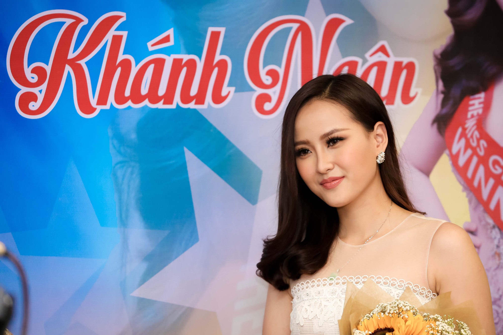 Hoa hậu Kh&aacute;nh Ng&acirc;n khẳng định kh&ocirc;ng c&oacute; &ldquo;đại gia&rdquo; chống lưng - Ảnh 5.
