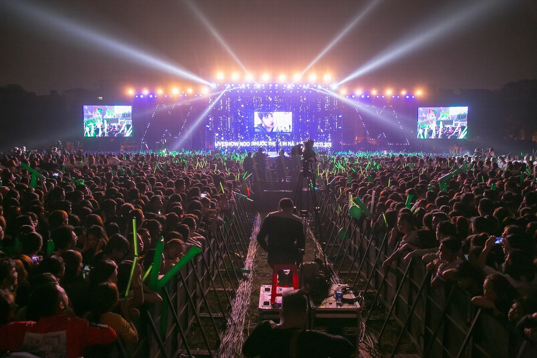 20.000 khán giả đốt cháy sân khấu liveshow Noo Phước Thịnh in Hanoi - Ảnh 6.