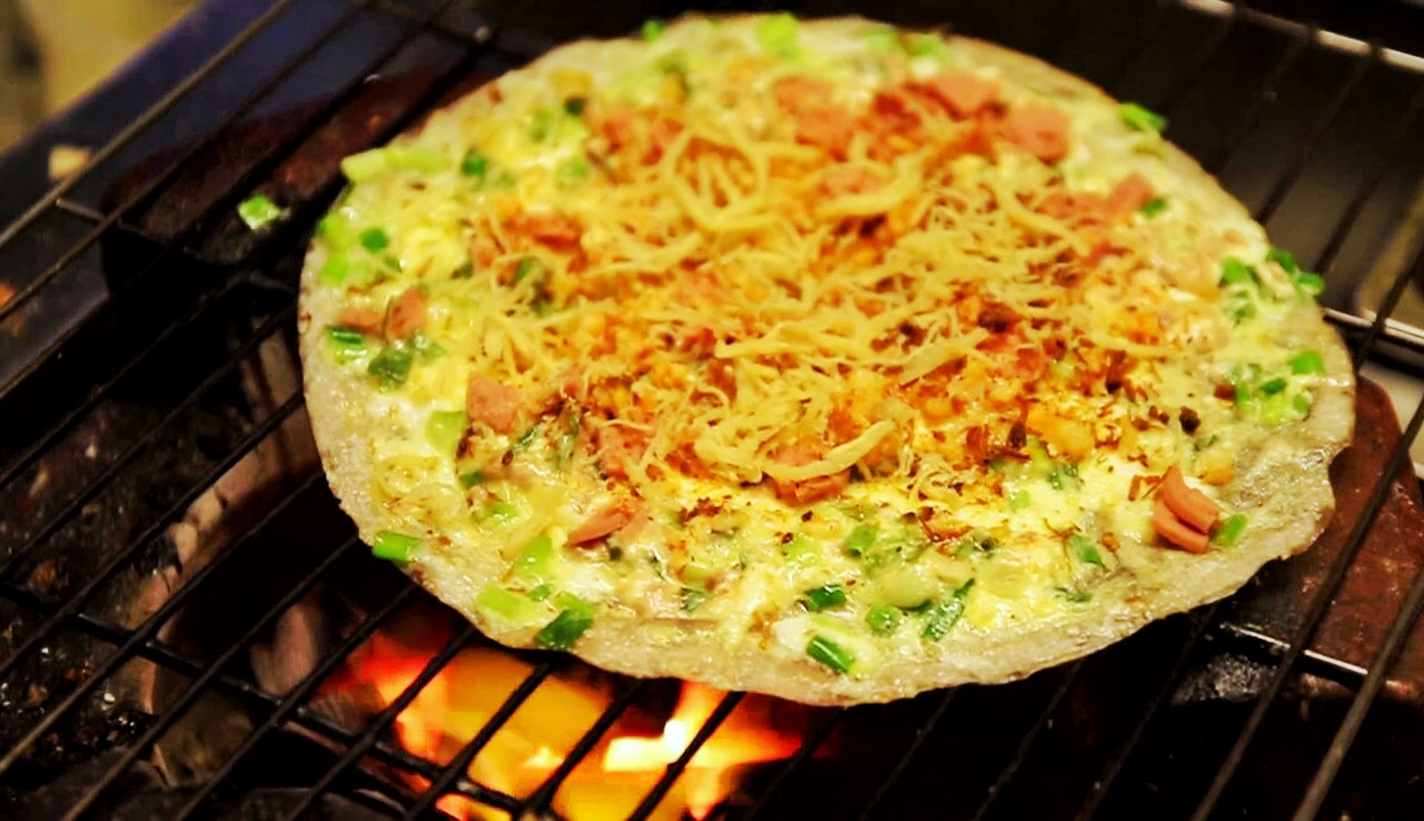 Giòn giòn “pizza made in Việt Nam” - Ảnh 9.