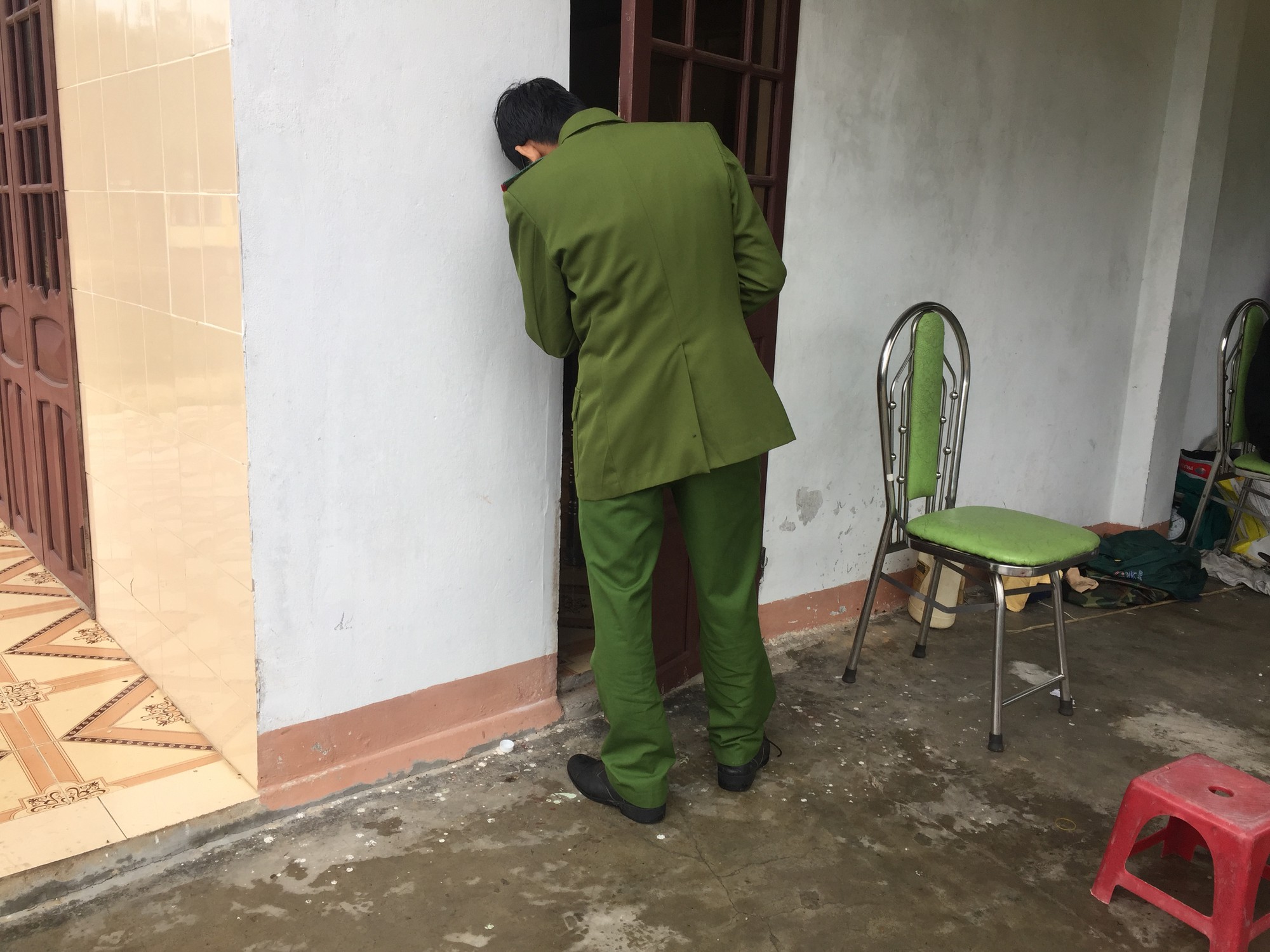 Bịt mặt dùng dao khống chế, lấy hơn 200 triệu trong đêm? - Ảnh 2.