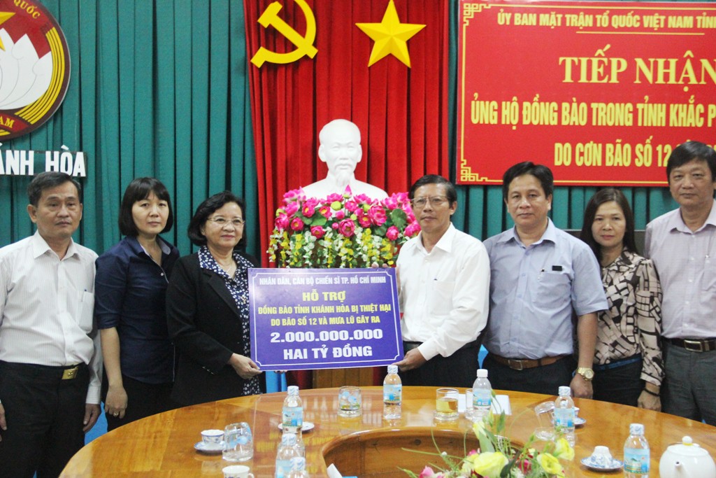 TP Hồ Chí Minh hỗ trợ người dân Khánh Hòa 2 tỷ đồng