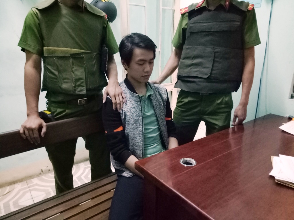 Dí dao uy hiếp nhân viên cướp ngân hàng ở Đà Nẵng