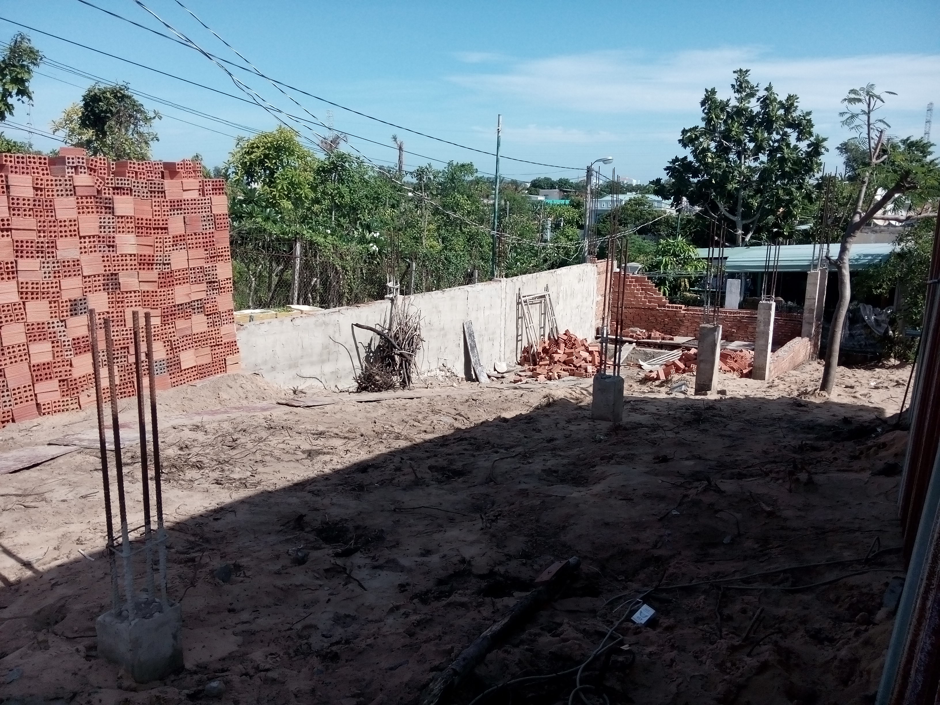 Dùng gạch đánh vào đầu cán bộ đô thị phường