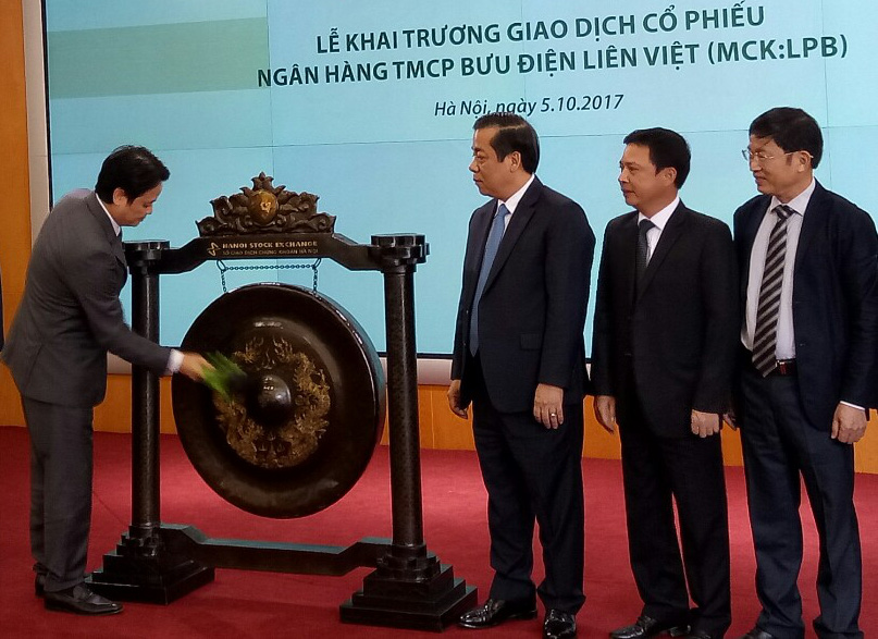 Chứng khoán LienVietPostBank chào sàn UpCOM