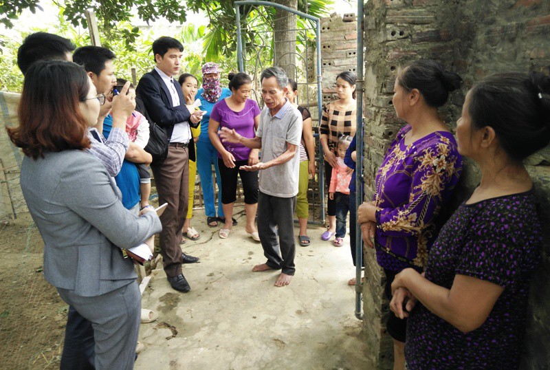 Vụ Vợ bí thư thôn nhận cứu trợ lũ lụt: Yêu cầu thu lại quà cấp sai