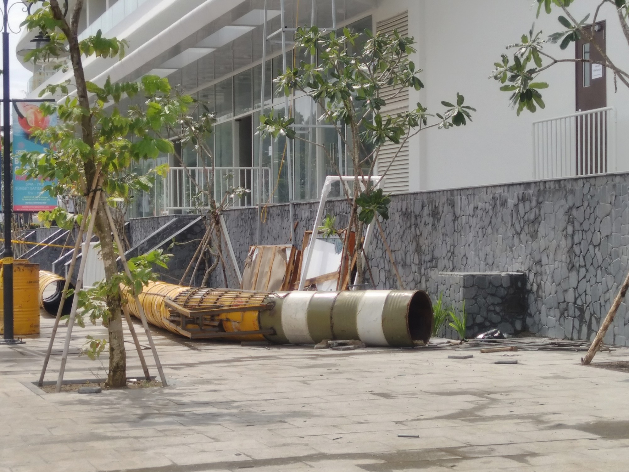 Đang “cắt ngọn” khách sạn 5 sao xây vi phạm ở Phú Quốc - Ảnh 2.