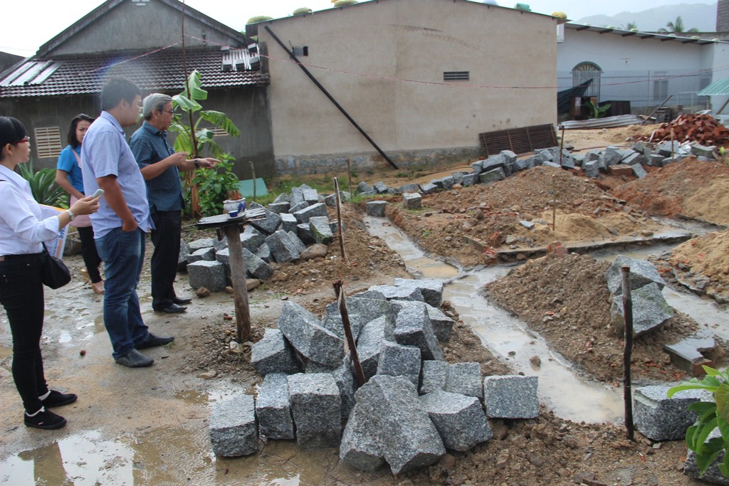 B&aacute;o Người Lao Động hỗ trợ c&ocirc;ng nh&acirc;n Kh&aacute;nh H&ograve;a tan hoang nh&agrave; cửa sau b&atilde;o - Ảnh 1.