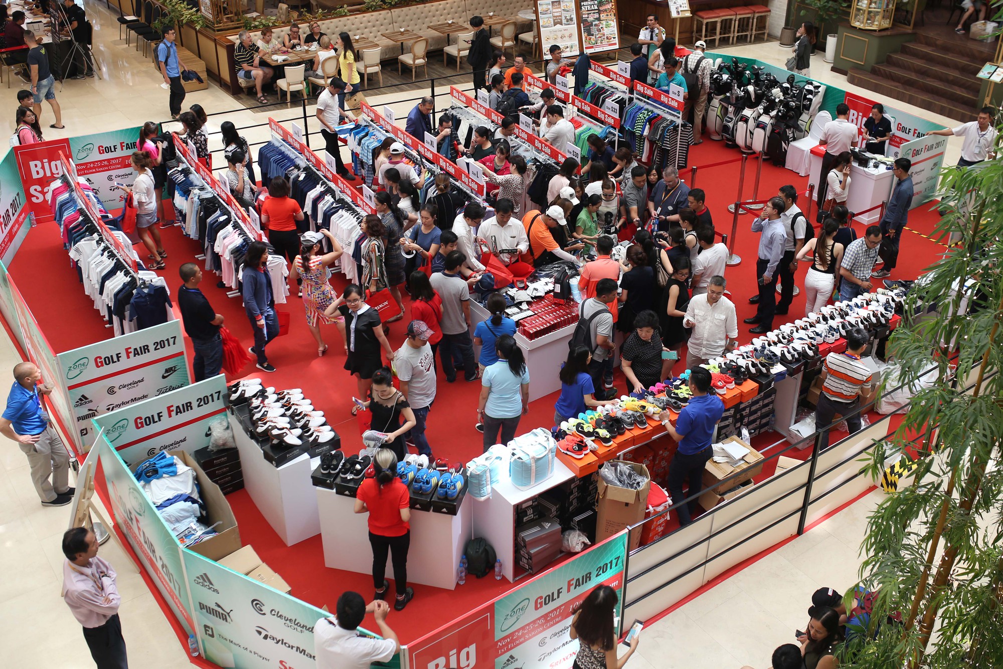 D&acirc;n Việt cũng chen lấn mệt mỏi trong ng&agrave;y Black Friday - Ảnh 15.
