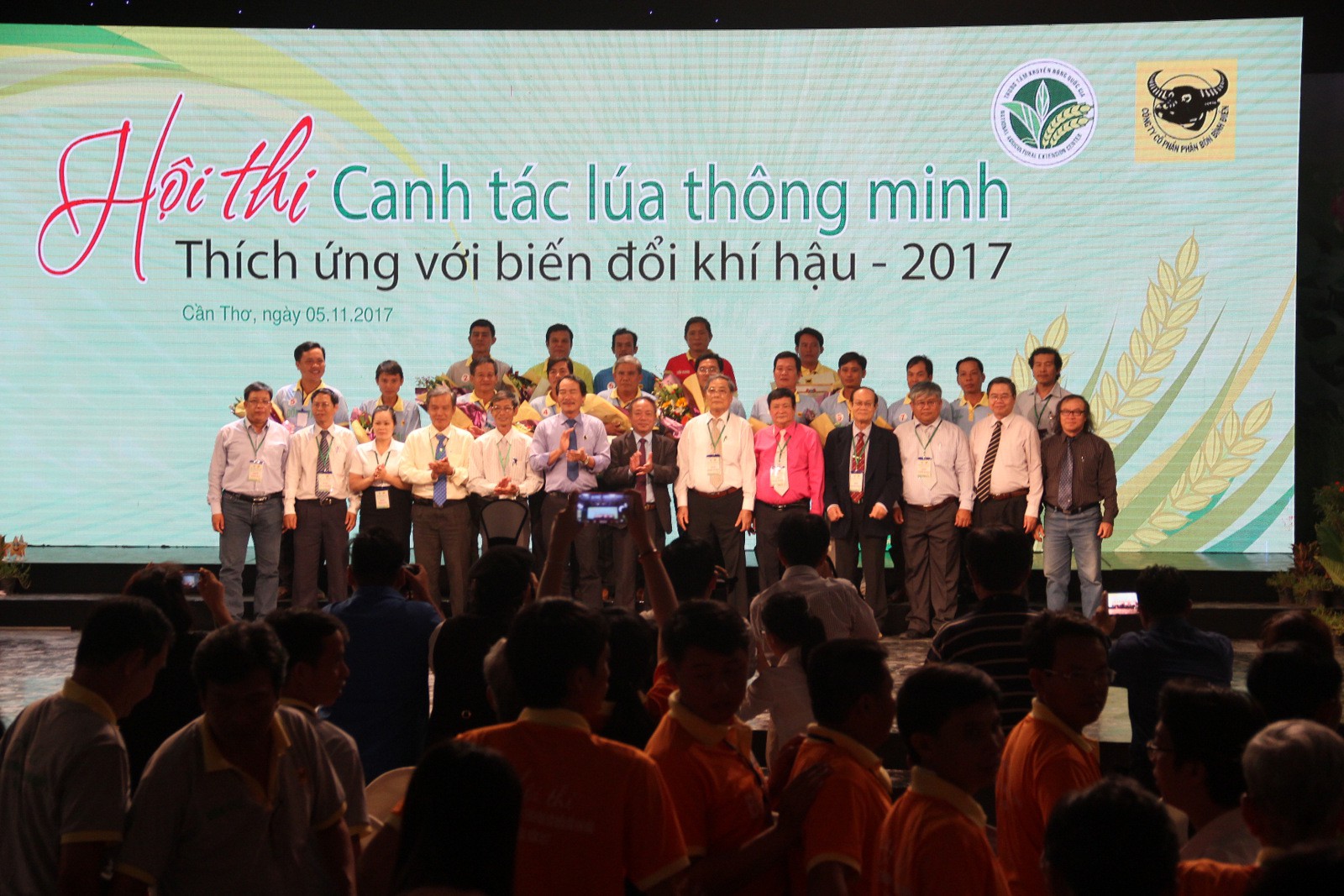 Nhà nông đua tài canh tác lúa thông minh trước biến đổi khí hậu