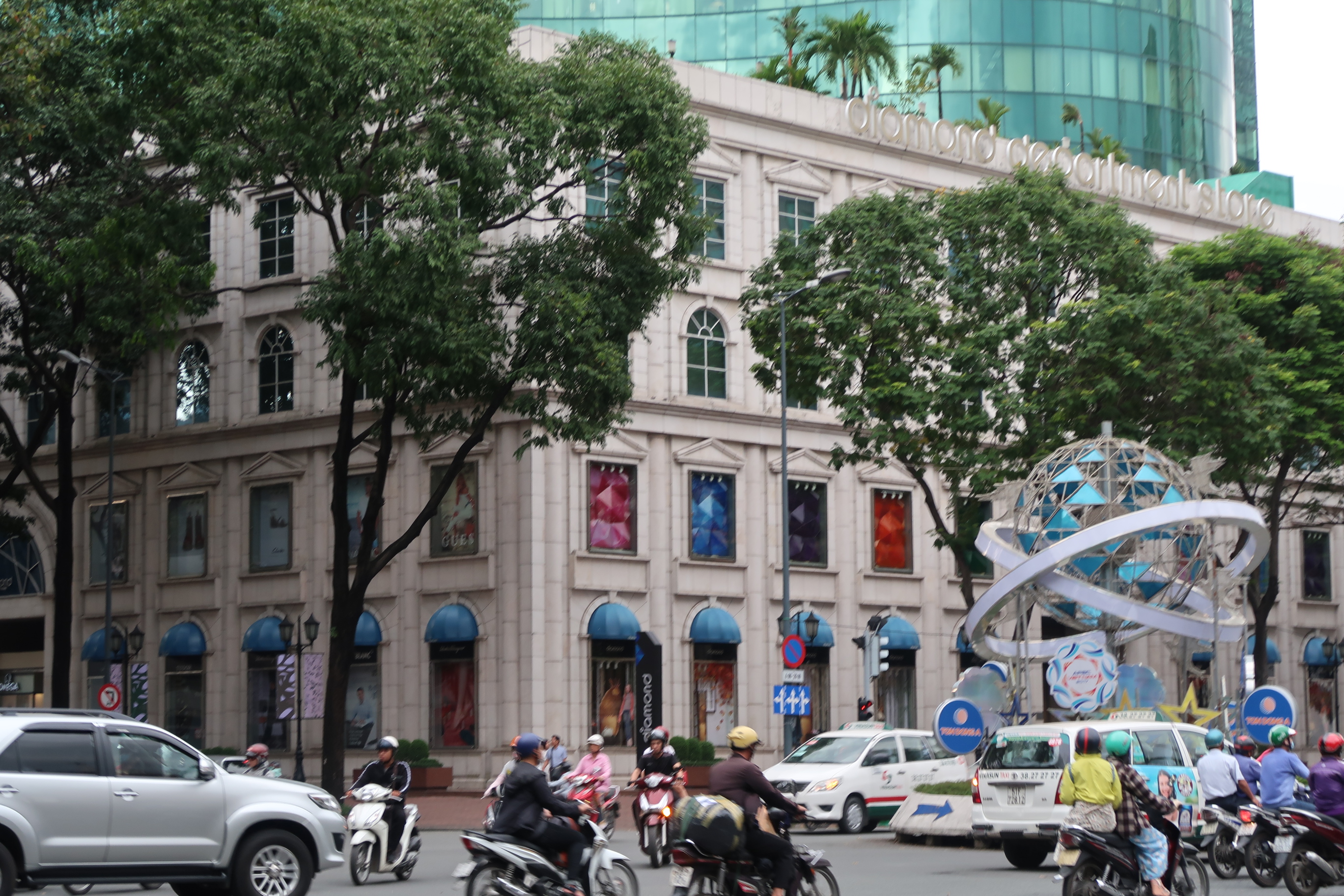 Ham đi Mỹ, mất gần 1 tỉ