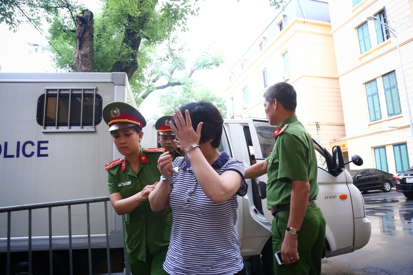 Cựu ĐBQH Châu Thị Thu Nga nhận án chung thân, bồi thường 55 tỉ đồng - Ảnh 3.