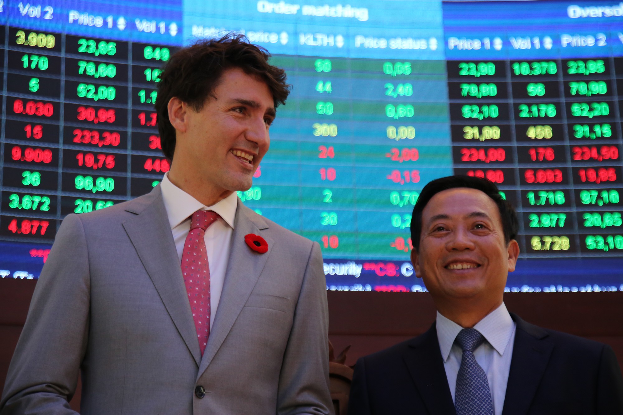 Thủ tướng Canada đánh cồng ở Sở Giao dịch chứng khoán TP HCM