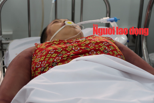 Hai chị em bị thầy pháp đánh nhập viện để trừ tà - Ảnh 2.