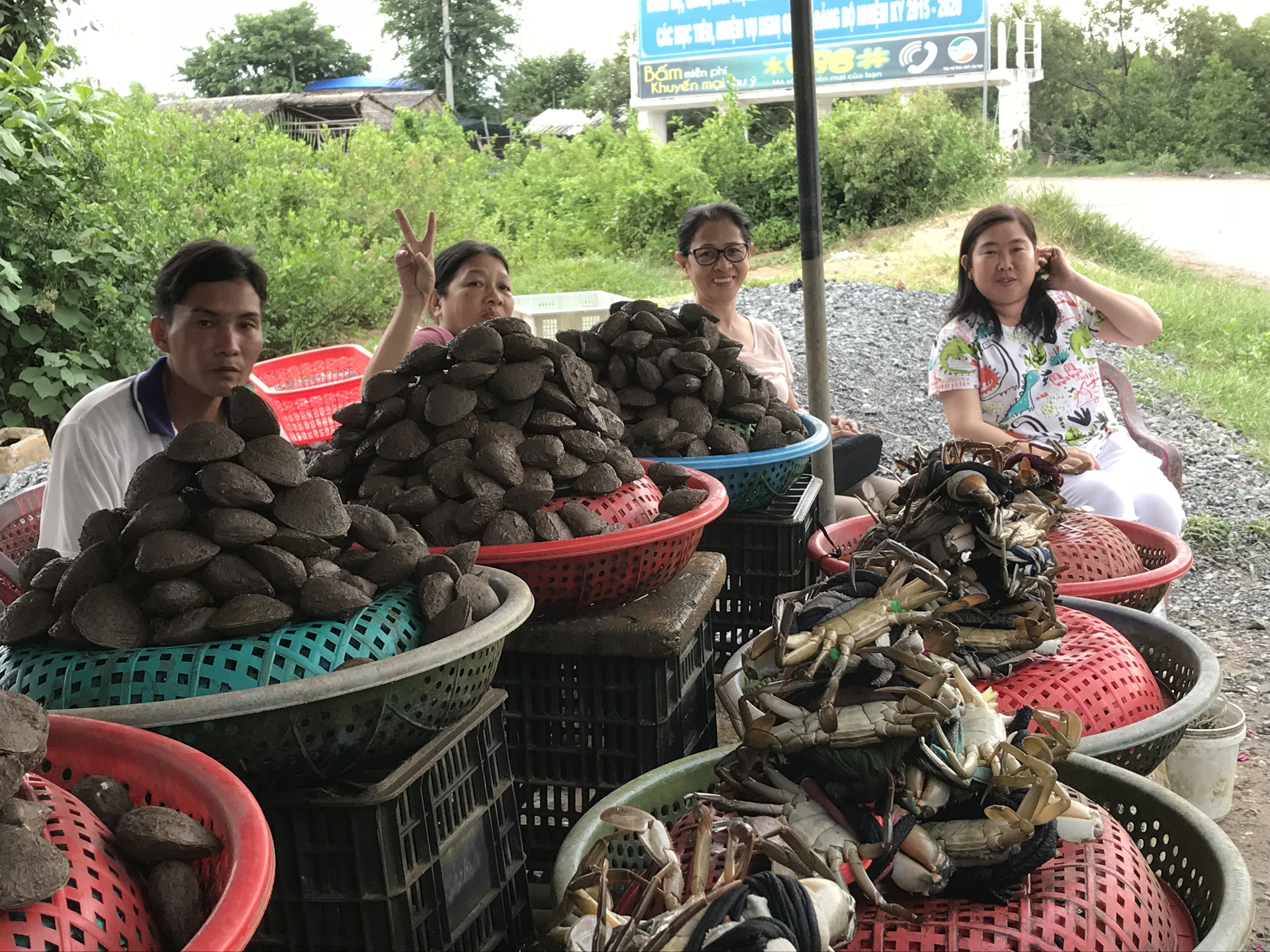Nh&agrave; c&oacute; con chằm dằm rồi, kh&ocirc;ng cần ch&ugrave; ụ nữa. - Ảnh 7.