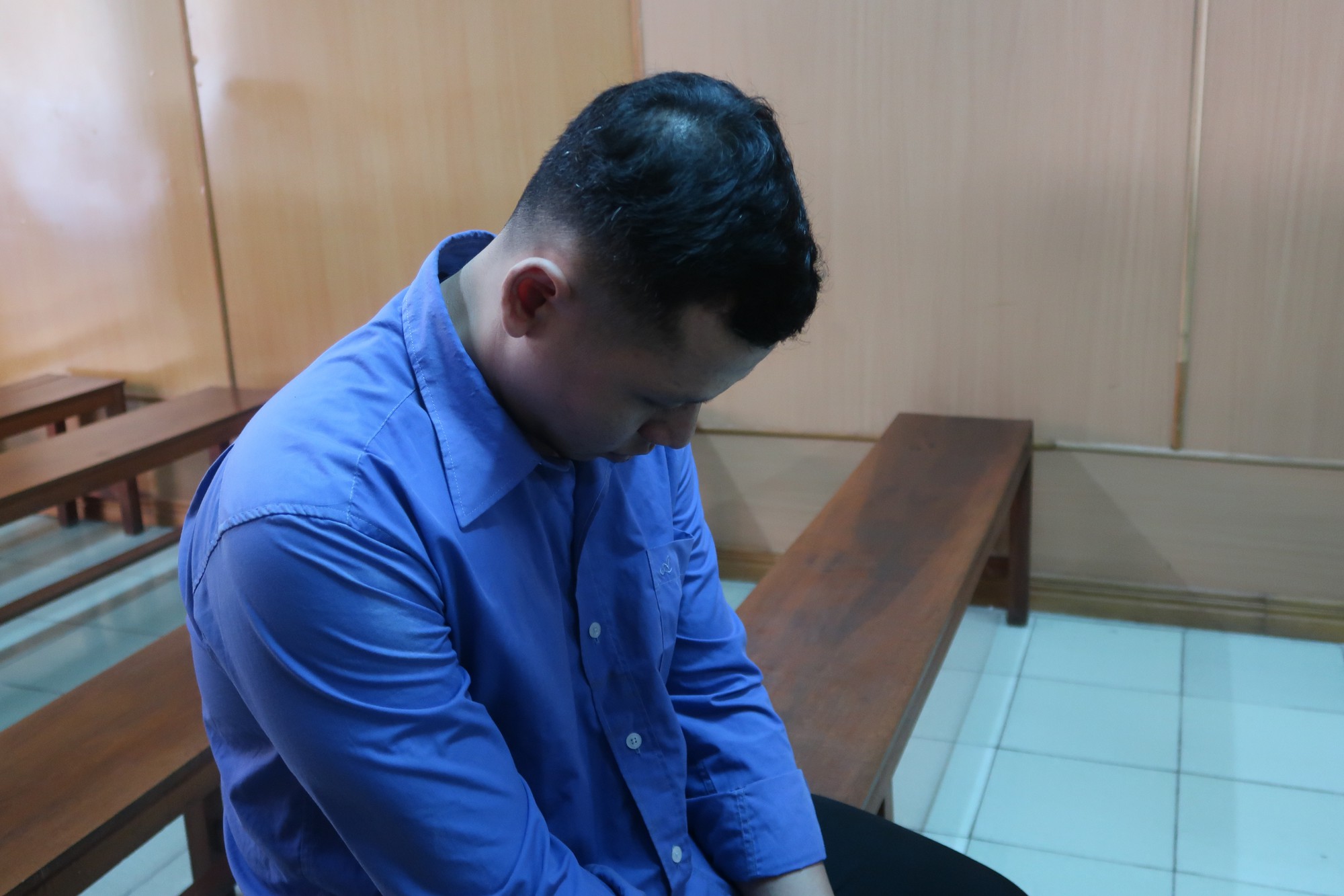 Đang ngồi đón khách, anh xe ôm bị kẻ ngáo đá đâm chết