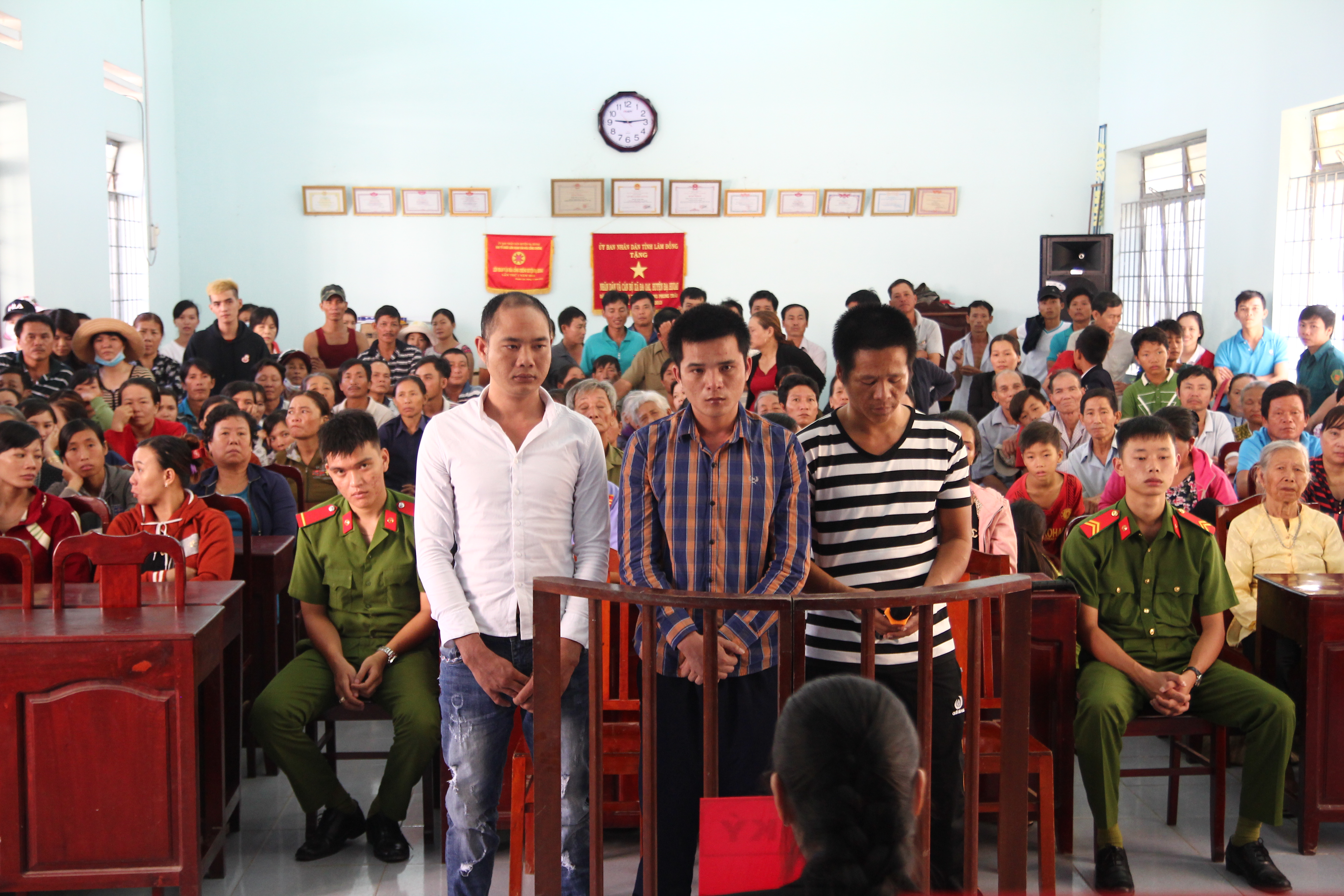 Xét xử vụ trộm sầu riêng khiến 2 người chết
