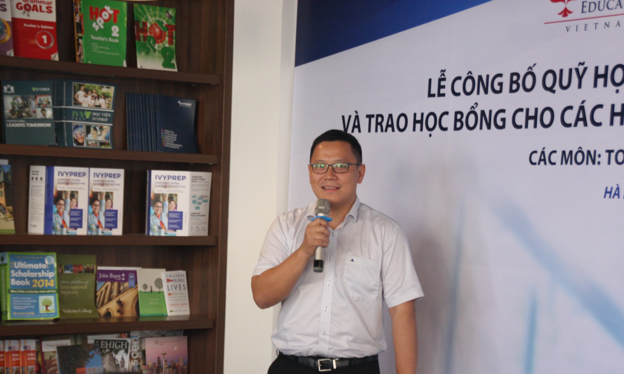 Trao học bổng tiền tỉ cho học sinh đạt huy chương Olympic quốc tế - Ảnh 3.