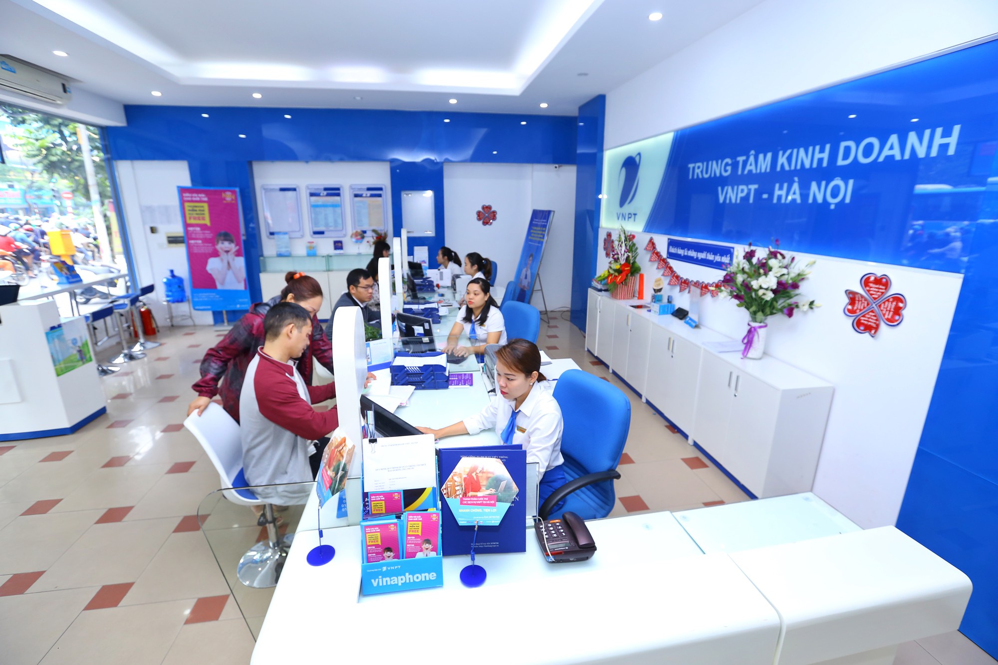VinaPhone tiên phong trong công cuộc giảm giá cước viễn thông vì quyền lợi khách hàng