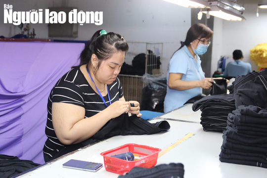 Mỗi năm phụ nữ mất gần 7 tháng cho các công việc chăm sóc không lương