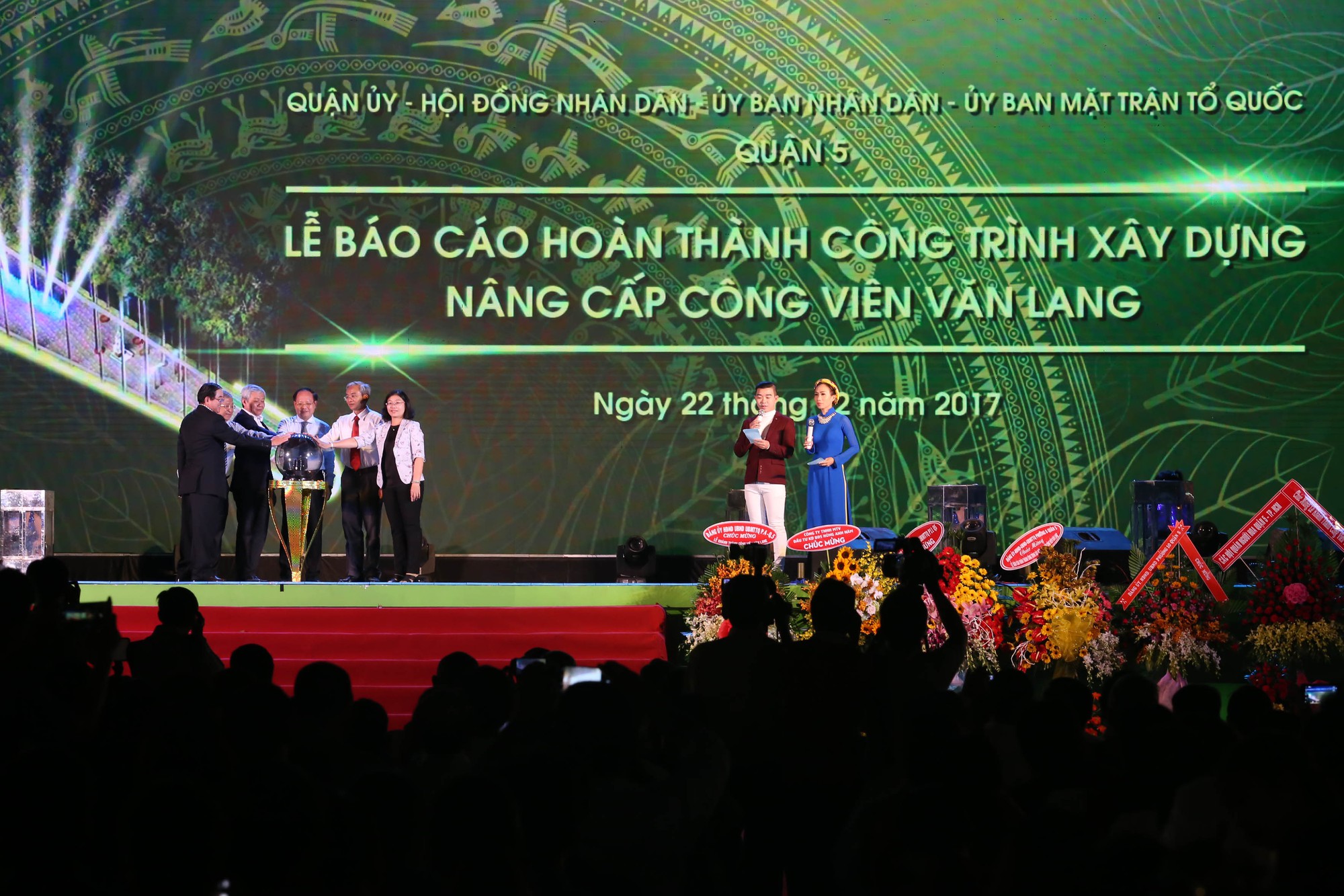 Mãn nhãn với quảng trường - nhạc nước tại Công viên Văn Lang. - Ảnh 1.