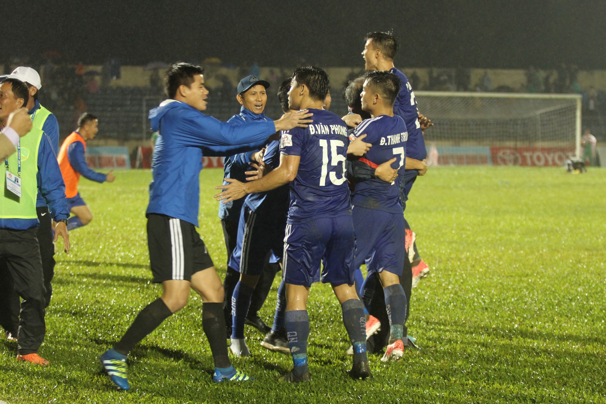 Quảng Nam mở hội trong ng&agrave;y l&ecirc;n ng&ocirc;i vương V-League - Ảnh 2.