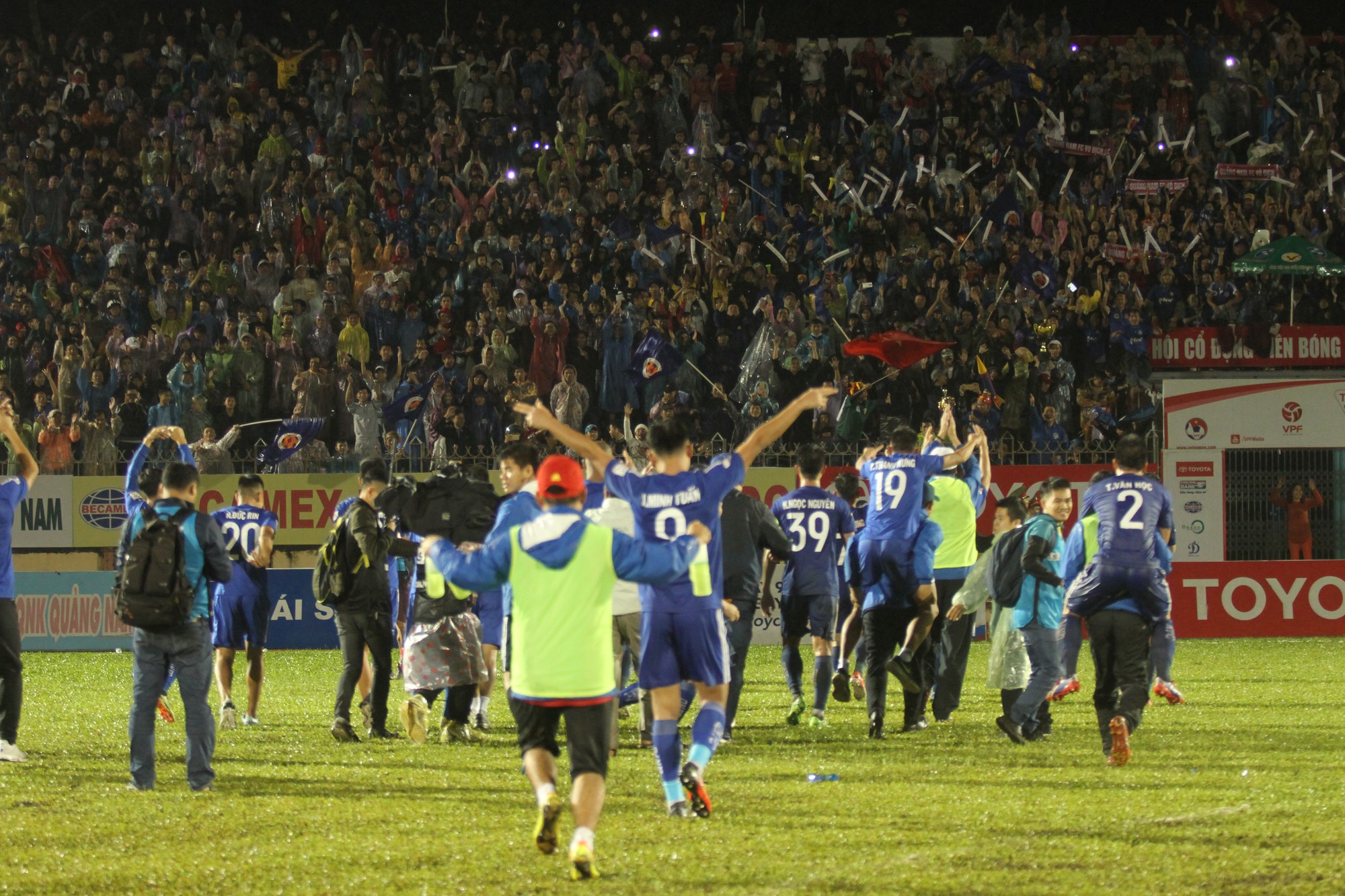 Quảng Nam mở hội trong ng&agrave;y l&ecirc;n ng&ocirc;i vương V-League - Ảnh 3.