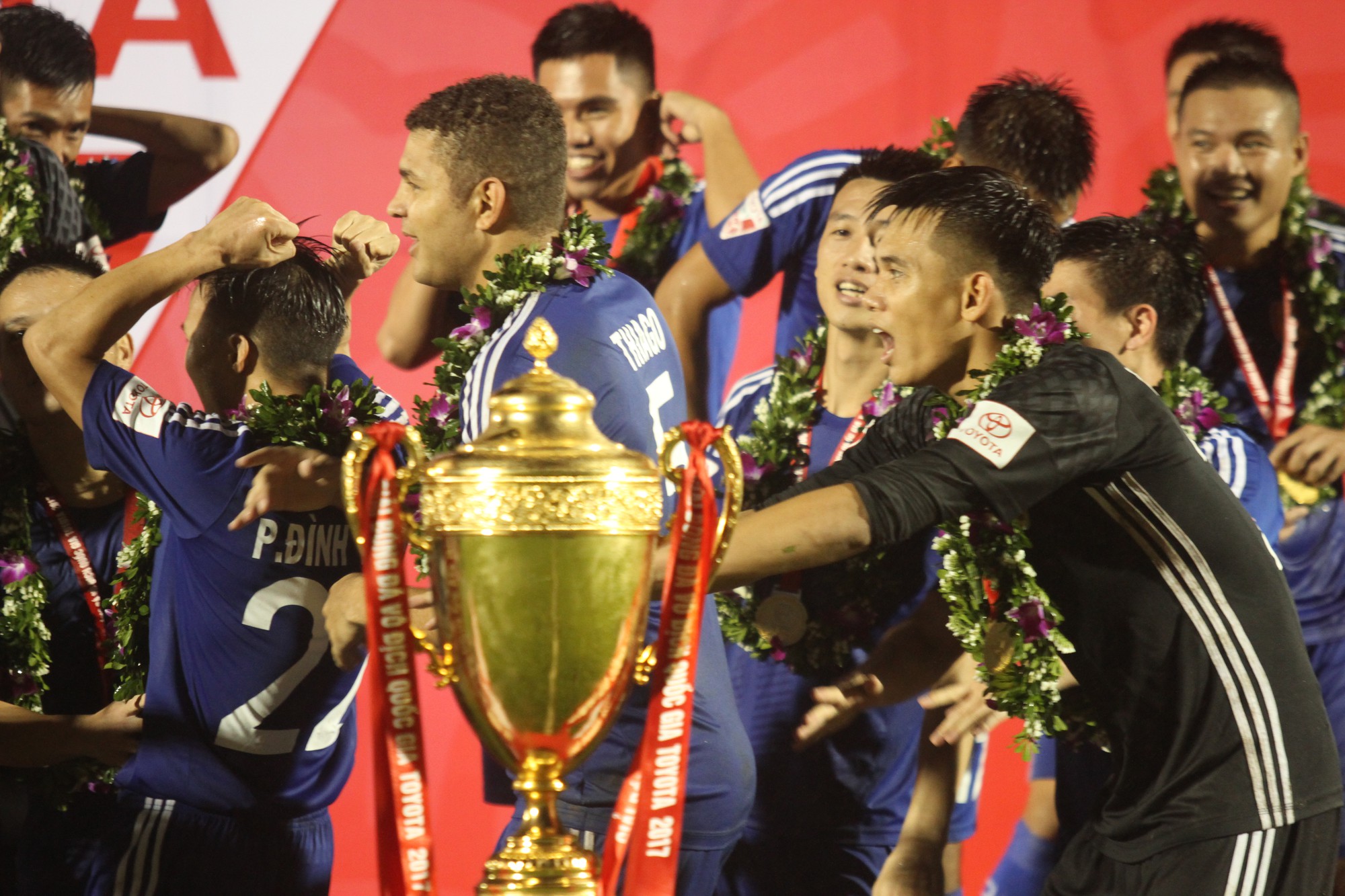 Quảng Nam mở hội trong ngày lên ngôi vương V-League