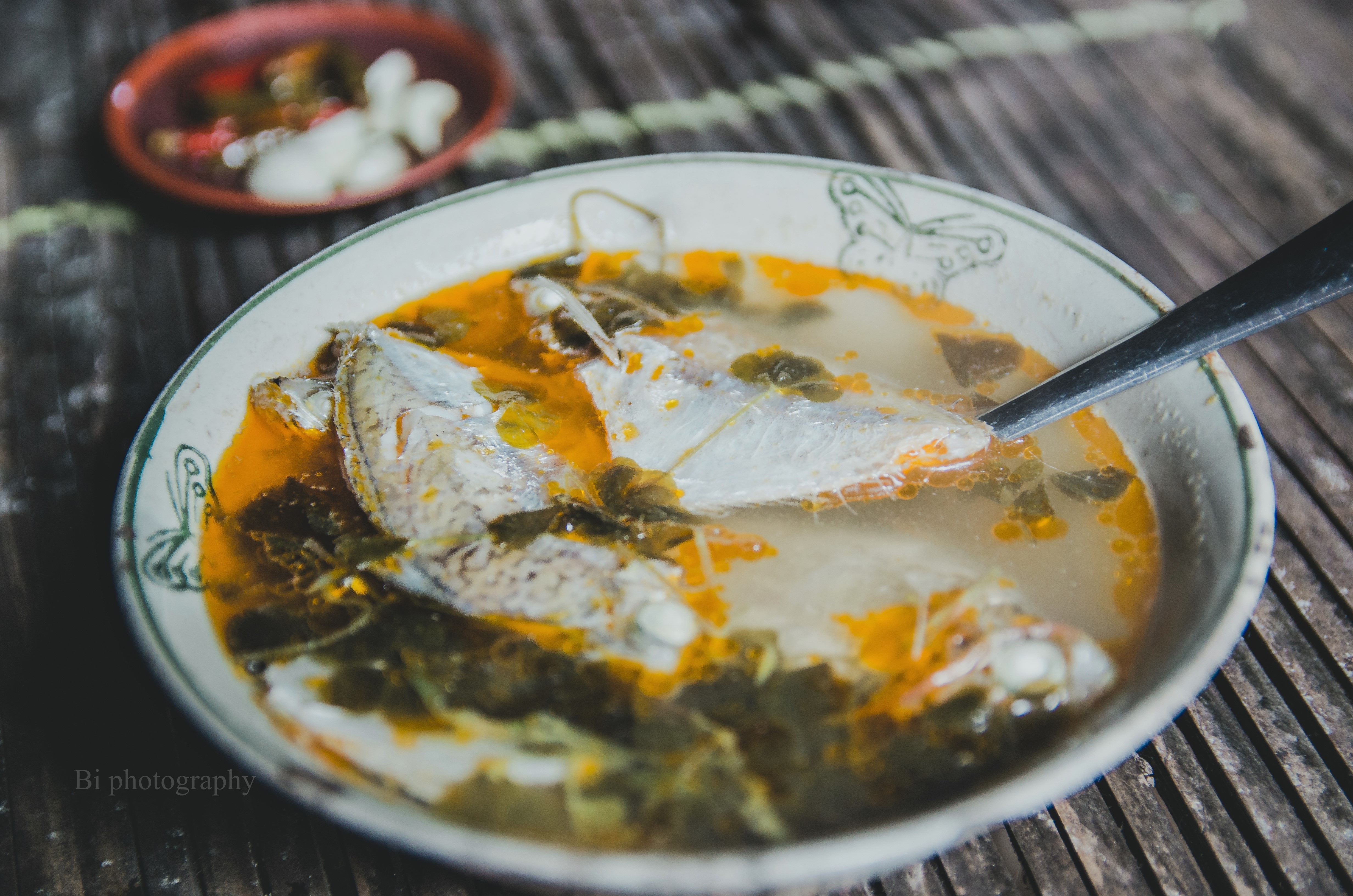 Canh chua cá liệt nấu với me đất