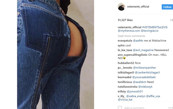 Quần jeans hở vòng 3 xuất hiện trong làng mốt