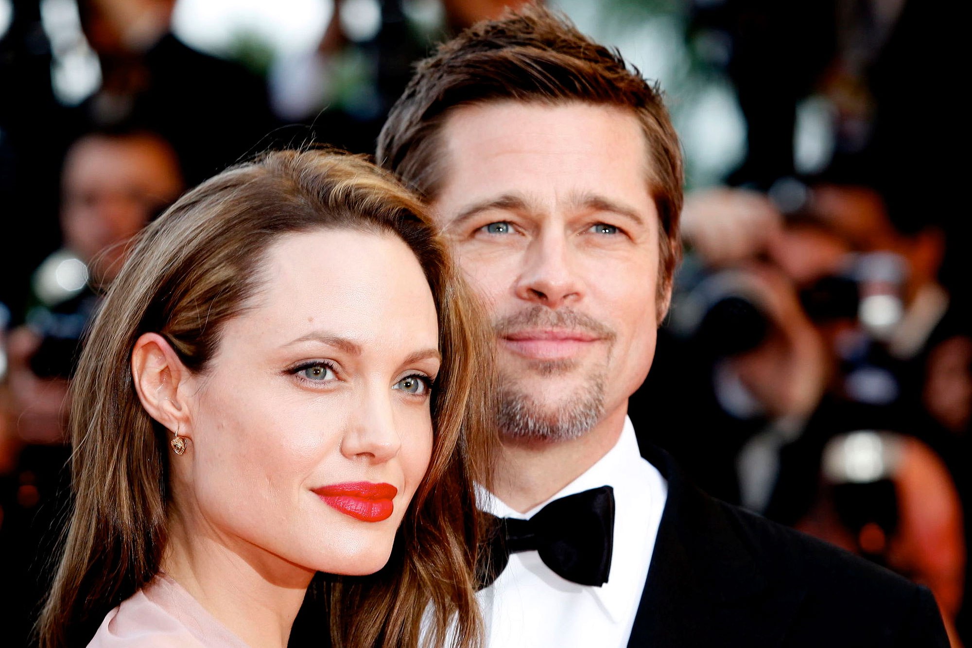 Angelina Jolie tố cáo Brad Pitt cố che đậy bạo hành con