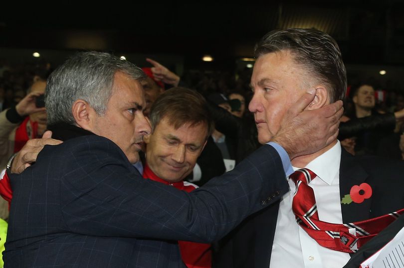 Van Gaal gi&uacute;p Ajax v&ocirc; địch Europa League để trả th&ugrave; M.U? - Ảnh 1.