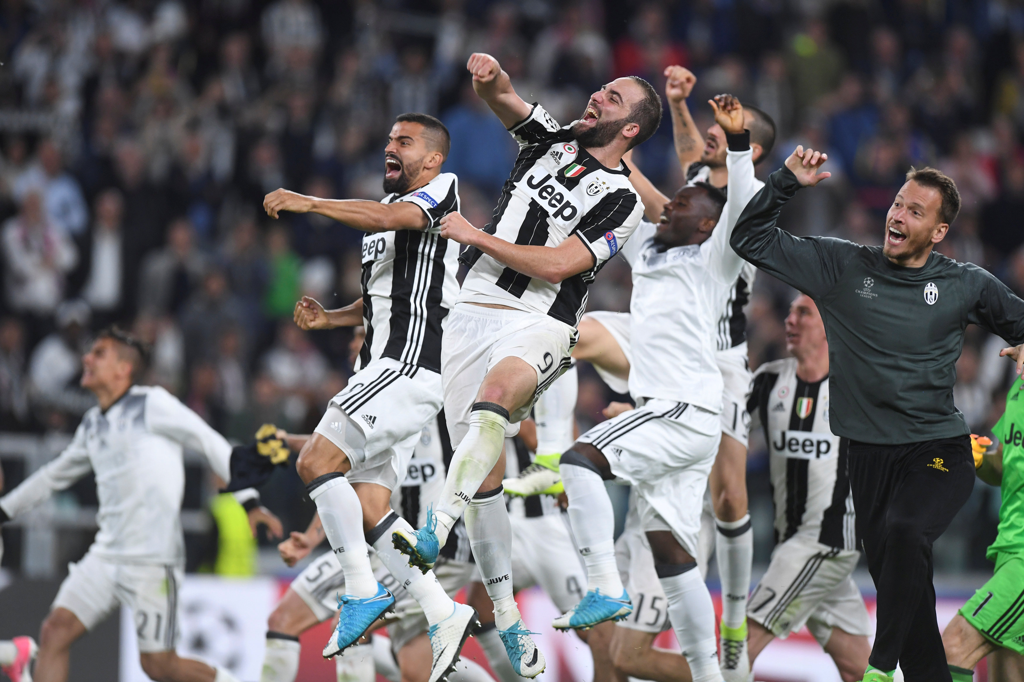 Clip Juventus vào chung kết, chờ hạ nốt Real Madrid