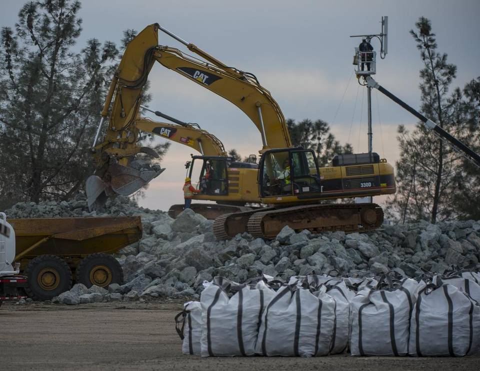 Xem cách Mỹ "vá" đập cao nhất nước ở California