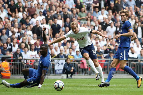 Người h&ugrave;ng Alonso gi&uacute;p Chelsea gieo sầu đại chiến London - Ảnh 4.