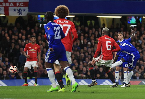 NGolo Kante ghi b&agrave;n duy nhất của trận đấu