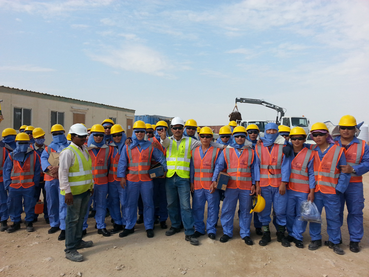 Lập đường d&acirc;y n&oacute;ng hỗ trợ lao động Việt Nam tại Qatar - Ảnh 1.