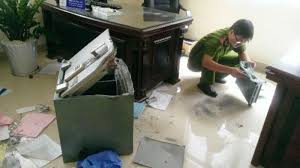 Chủ nhà rụng rời phát hiện mất két sắt chứa 96 lượng vàng