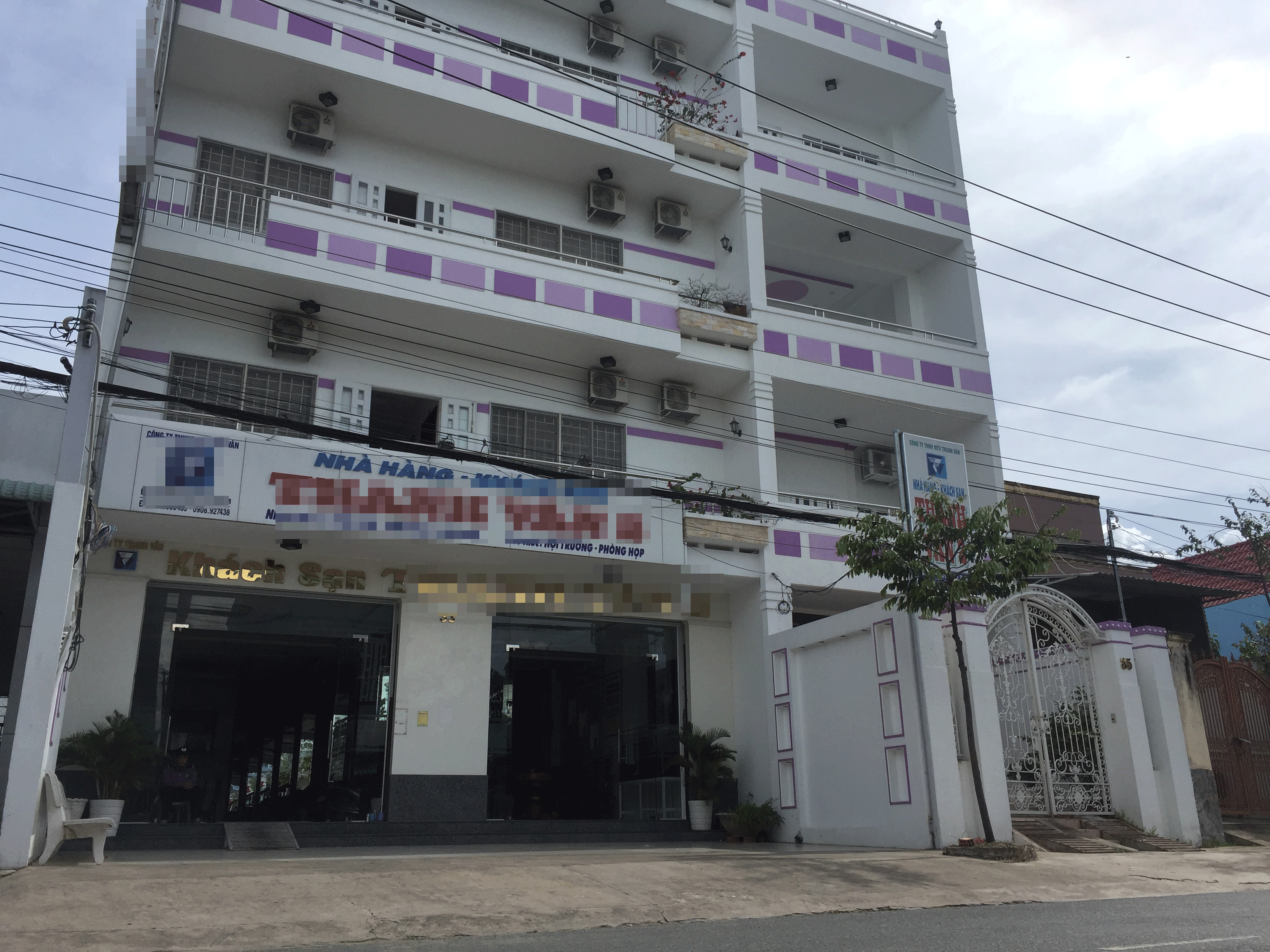 Phòng khách sạn của Cục phó môi trường mất gần 400 triệu có gì? - Ảnh 1.