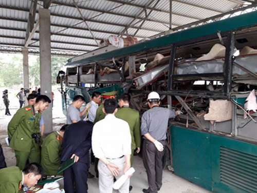Khởi tố vụ nổ xe khách khiến 16 người thương vong