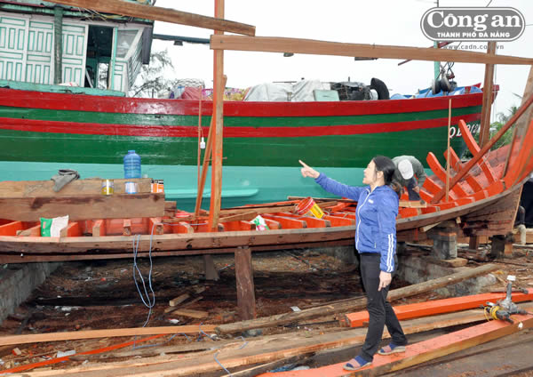 Người tranh hết việc của đàn ông... - Ảnh 2.